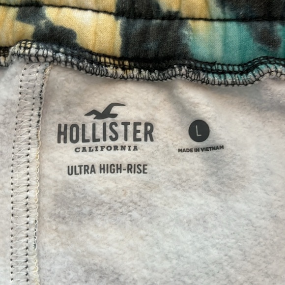 Hollister Ultra High Rise tie dye shirts, size L. - Picture 9 of 9